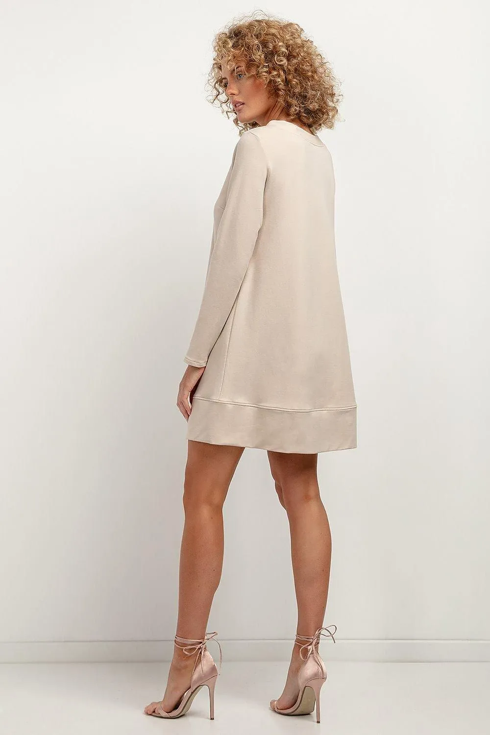 Chic Fall Knit Dress with Elegant Stand-Up Collar