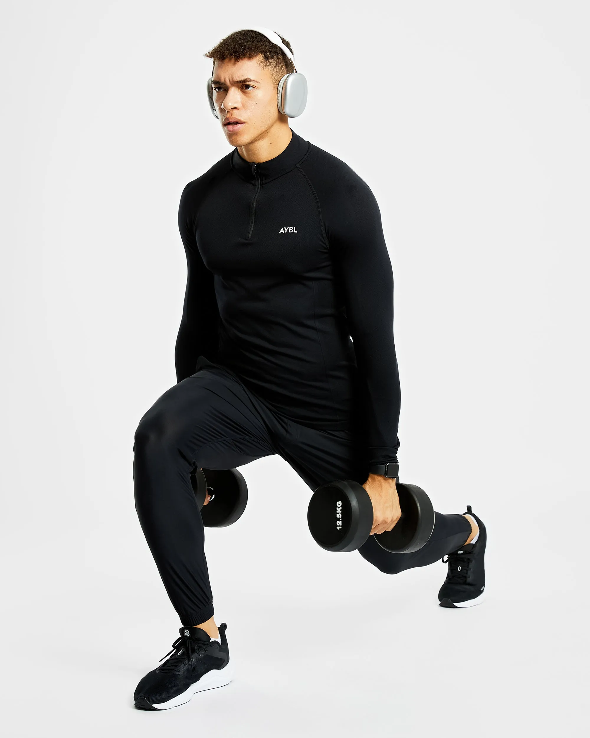 Essential Seamless 1/4 Zip Pullover - Black