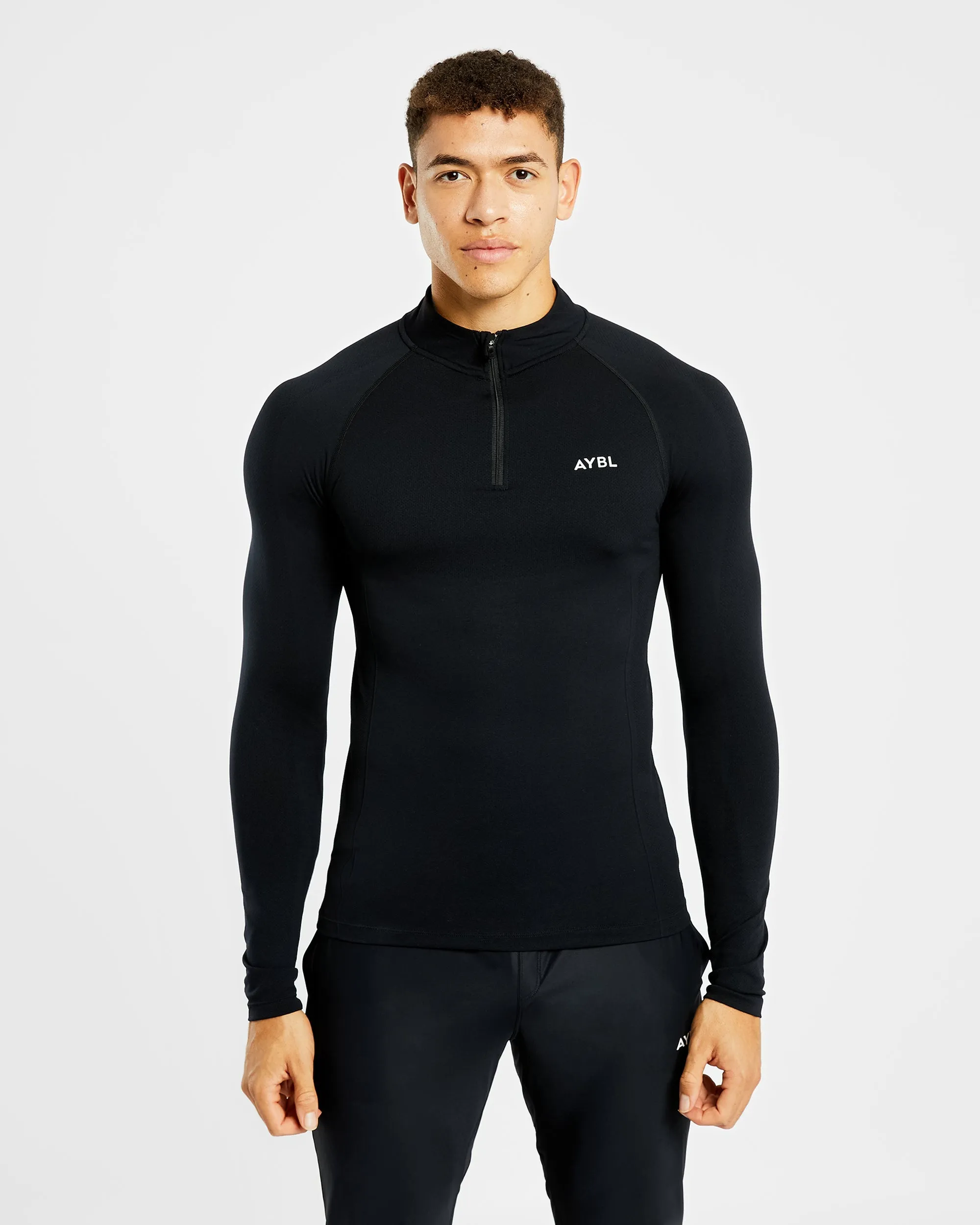 Essential Seamless 1/4 Zip Pullover - Black