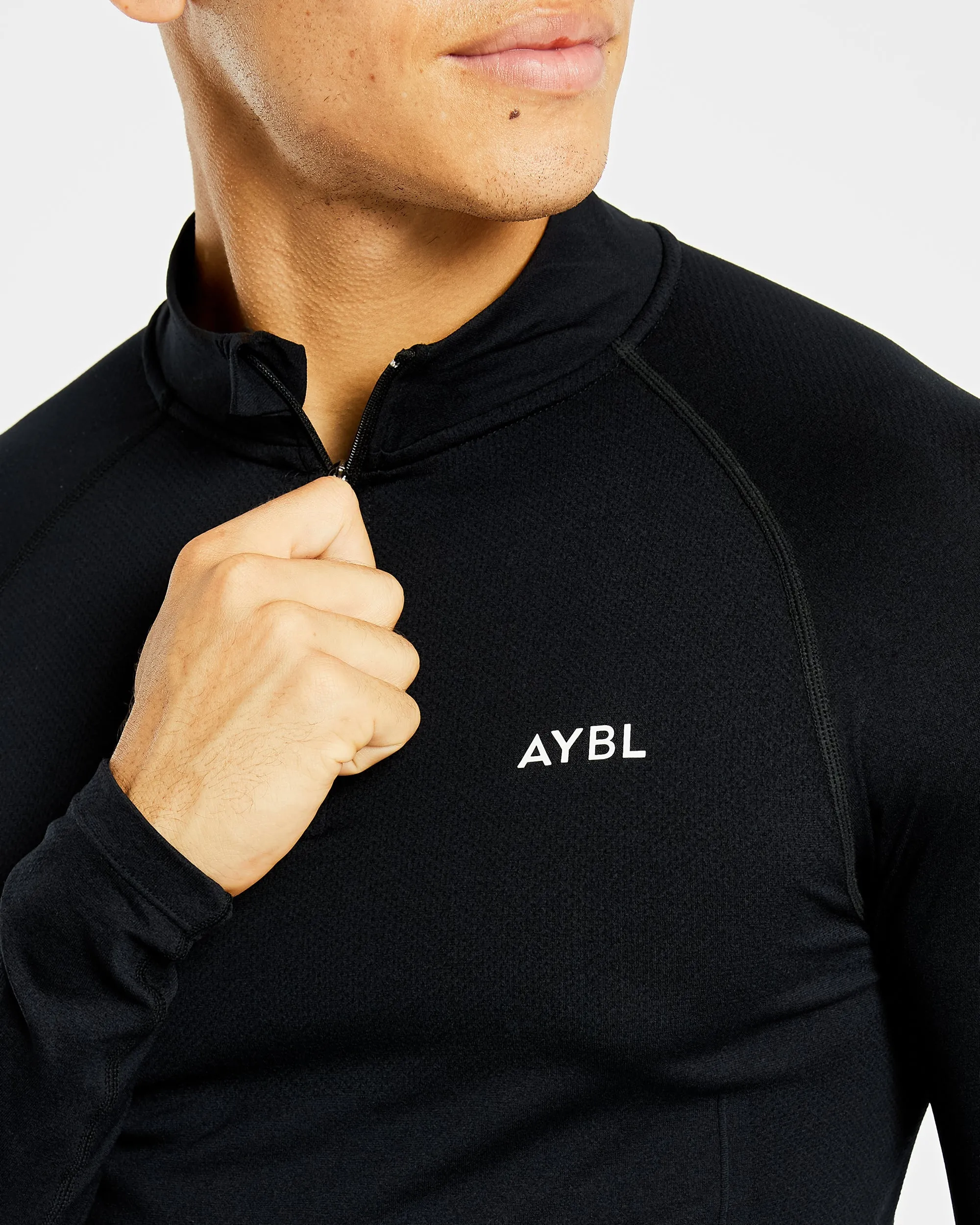 Essential Seamless 1/4 Zip Pullover - Black