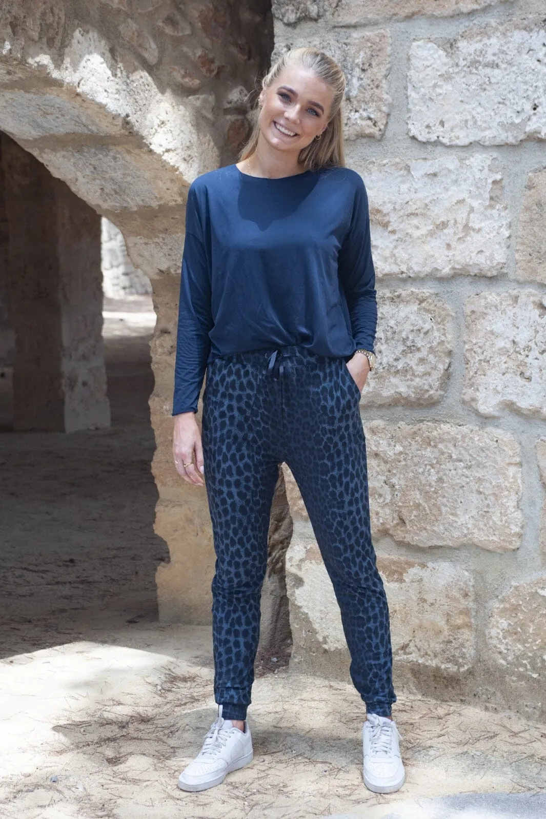 Liberte - Alma-Pants - Dusty Navy Leo