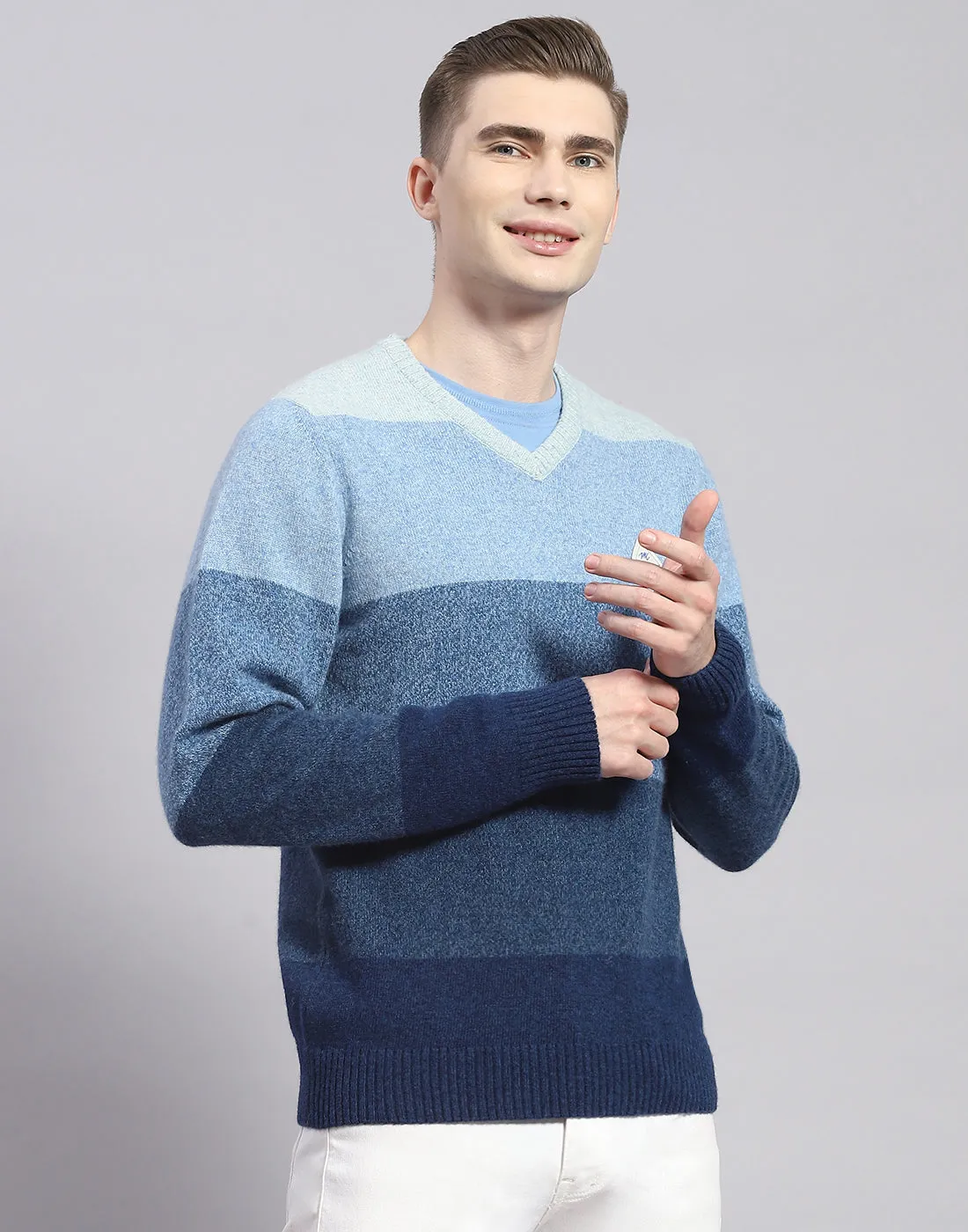 Men Blue Stripe V Neck Full Sleeve Pullover