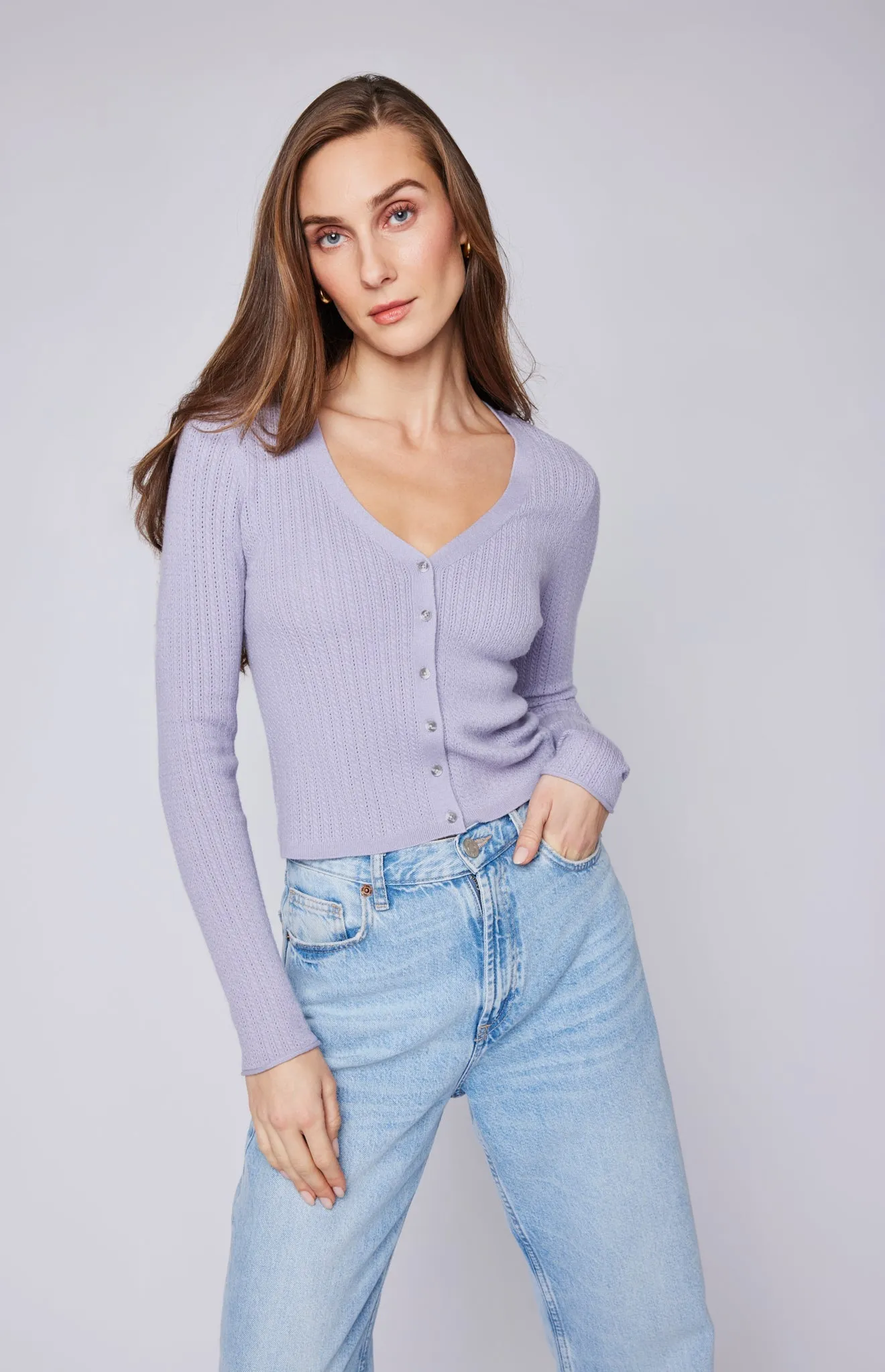 Mia V-Neck Pullover Top