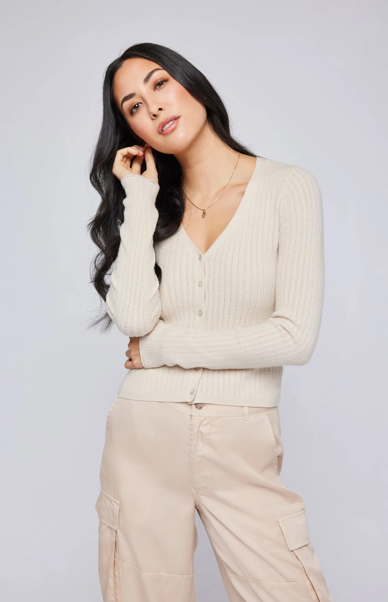 Mia V-Neck Pullover Top