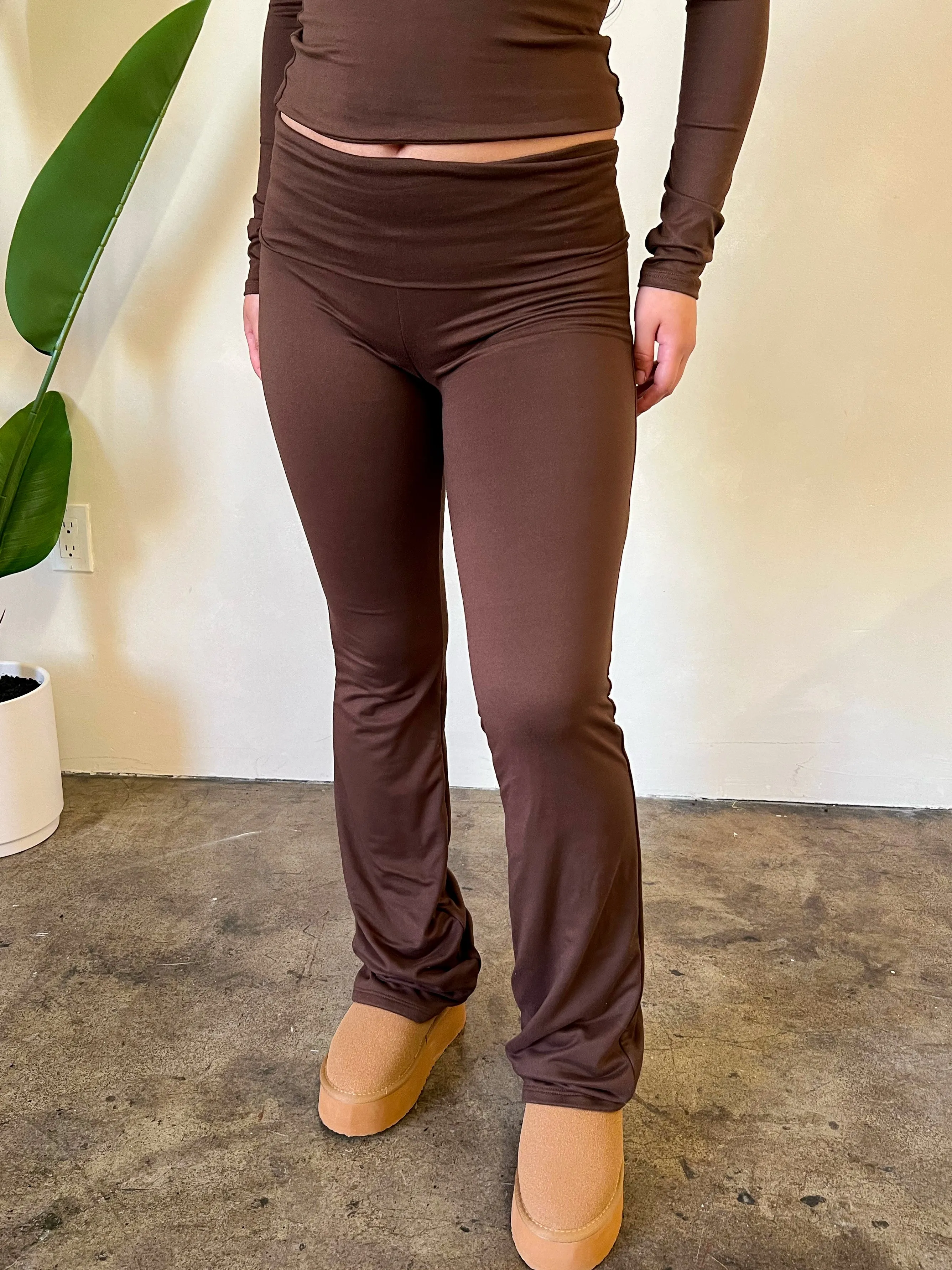 Sienna Flare Pants (Brown)