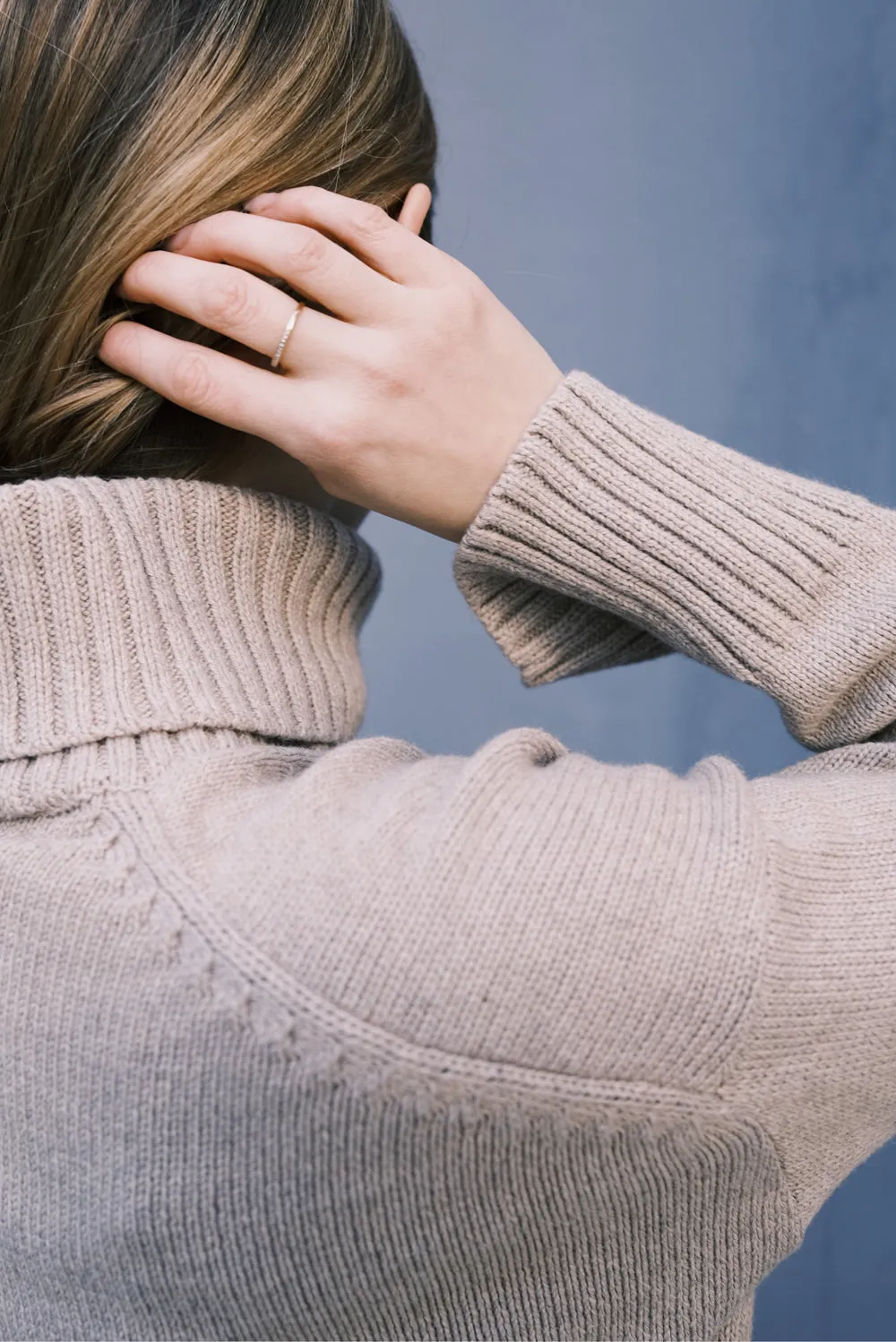 turtle neck - knit - taupe